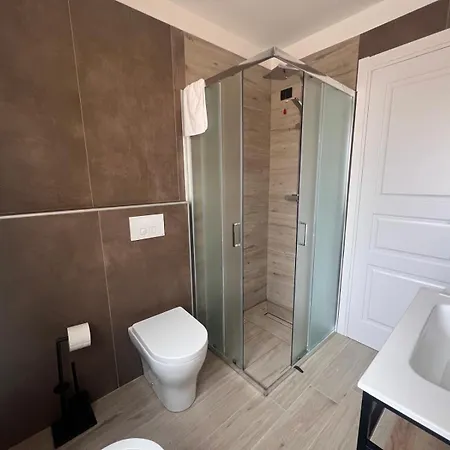 Cinque Terre Hub 12